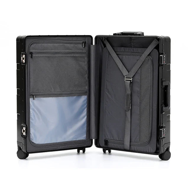 THE ESSENTIAL ALUMINIUM LUGGAGE - Cabin