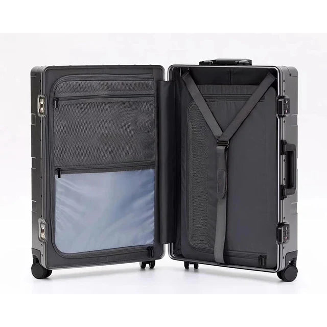 THE ESSENTIAL ALUMINIUM LUGGAGE - Large